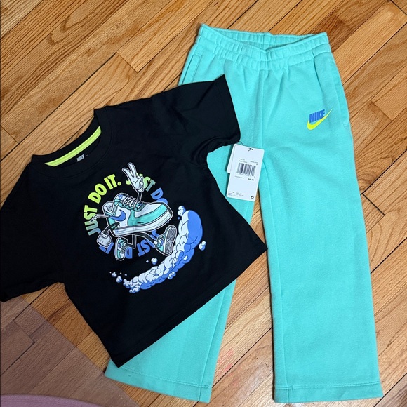 Nike Kids Black Tee and Aqua Joggers Set - Picture 1 of 4